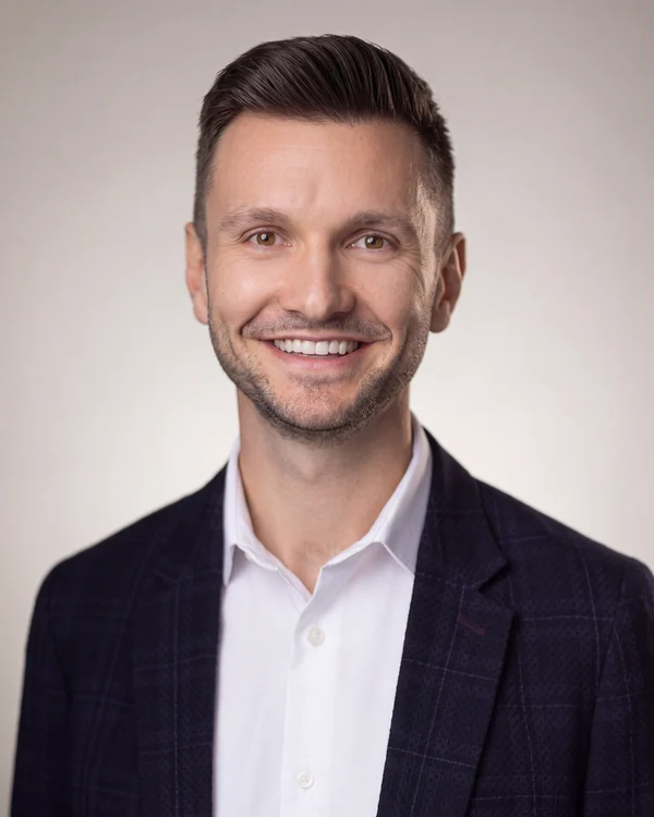 Bronson Job PREC, REALTOR® with Momentum Realty Inc.